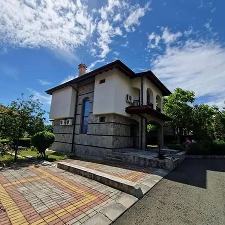 Villa Victoria Villa, 13 Merlot Street, The Vineyards Resort, Aheloy, Pomorie.
