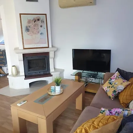 Victoria Villa, 13 Merlot Street, The Vineyards Resort, Aheloy, Pomorie.