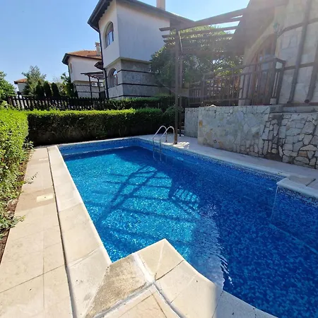 Victoria Villa, 13 Merlot Street, The Vineyards Resort, Aheloy, Pomorie. Villa Burgas